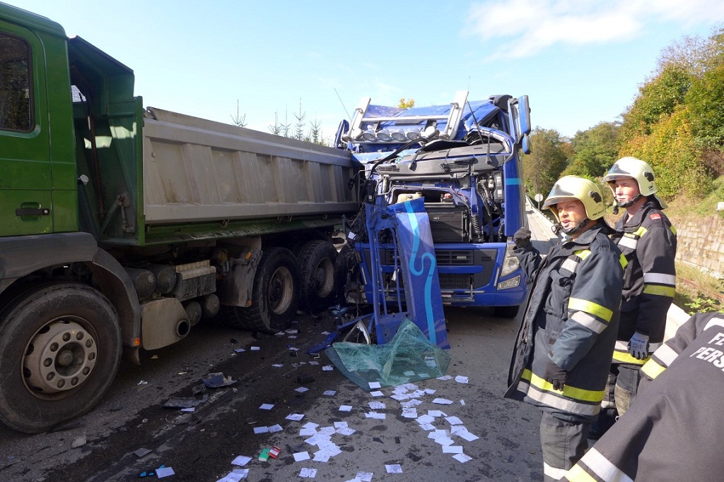 20141016 LKWBergung01