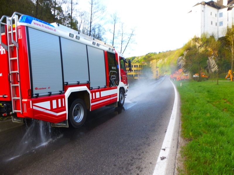 20150421 Fahrbahn06